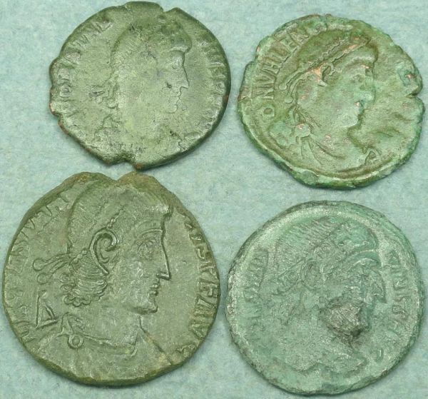 Lote de 4 Moedas do Império Romano em padrão TOP